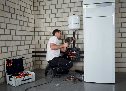 Installation_quer_web16 Moderne Wärmepumpenanlage in Betrieb